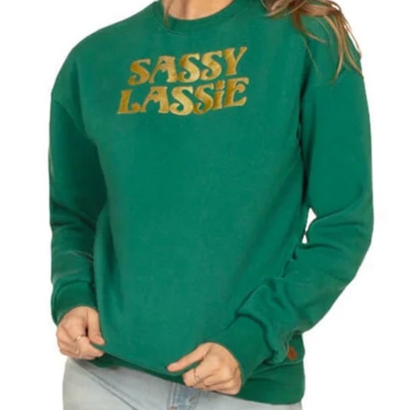 TIPSEY ELVES SASSY LASSIE NWT Crewneck Sweatshirt Size Medium Green and Gold - Picture 1 of 4